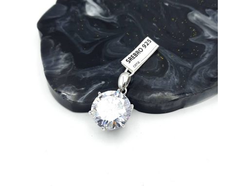 Wisiorek srebrny z dużą...