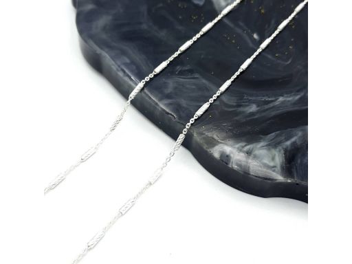 Srebrny łańcuszek damski...