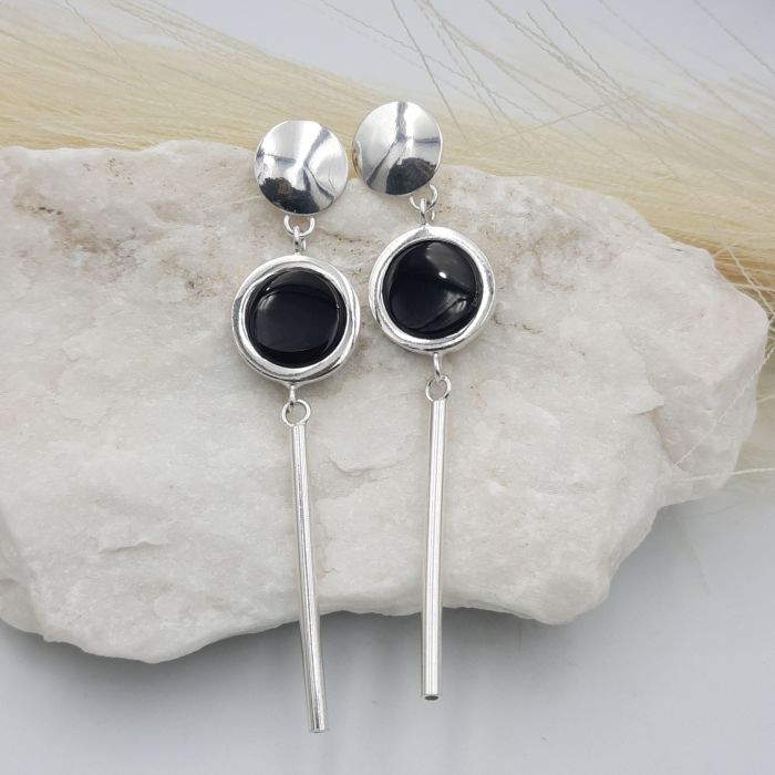 Kolczyki srebrne długie z czarnym kamieniem