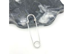 Broszka srebrna w kształcie agrafki – minimalizm, który przyciąga spojrzenia