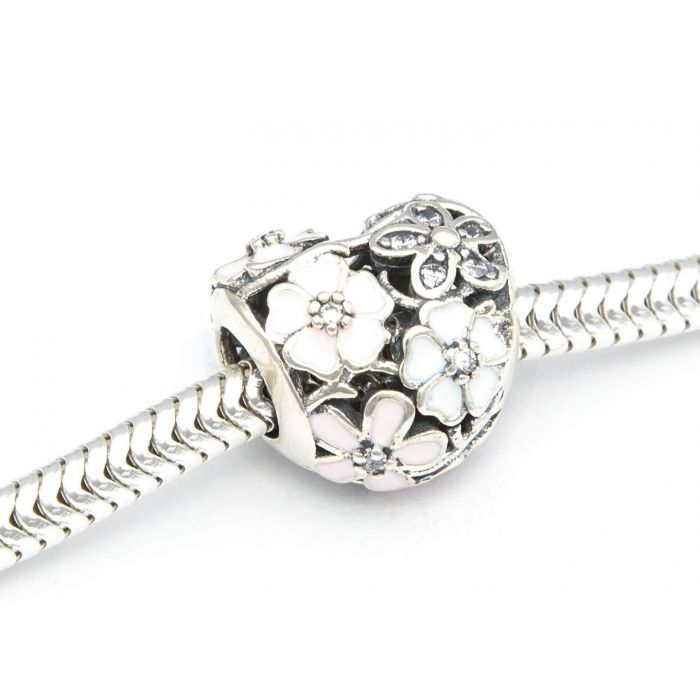 Srebrna zawieszka Charms serce z kolorowych kwiatów Srebrna zawieszka Charms serce z kolorowych kwiatów