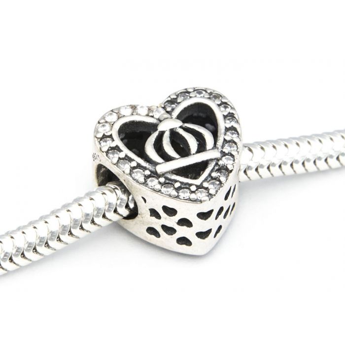 Srebrna zawieszka Charms serce z cyrkoniami Srebrna zawieszka Charms serce z cyrkoniami