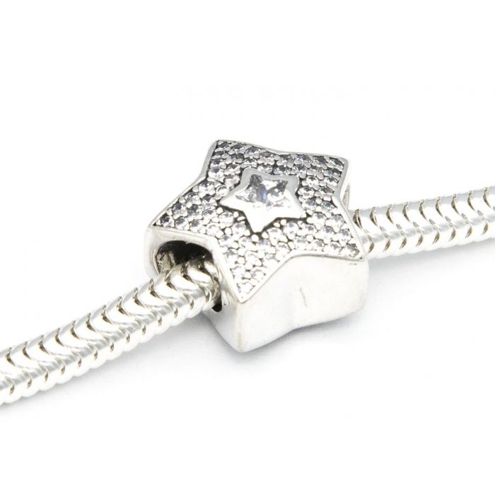 Srebrna zawieszka Charms gwiazdka z cyrkoniami Srebrna zawieszka Charms gwiazdka z cyrkoniami